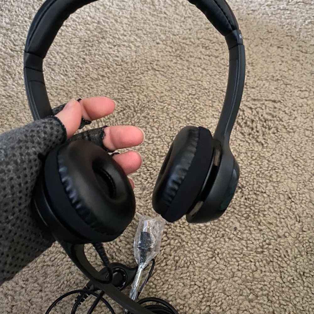 Logitech Black Headset With Microphone - Picture 5 of 6